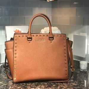 Well taken care of large Michael Kors bag